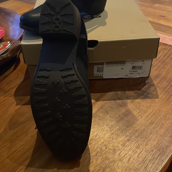 Ugg Patsy Ankle Boot - Picture 2 of 4